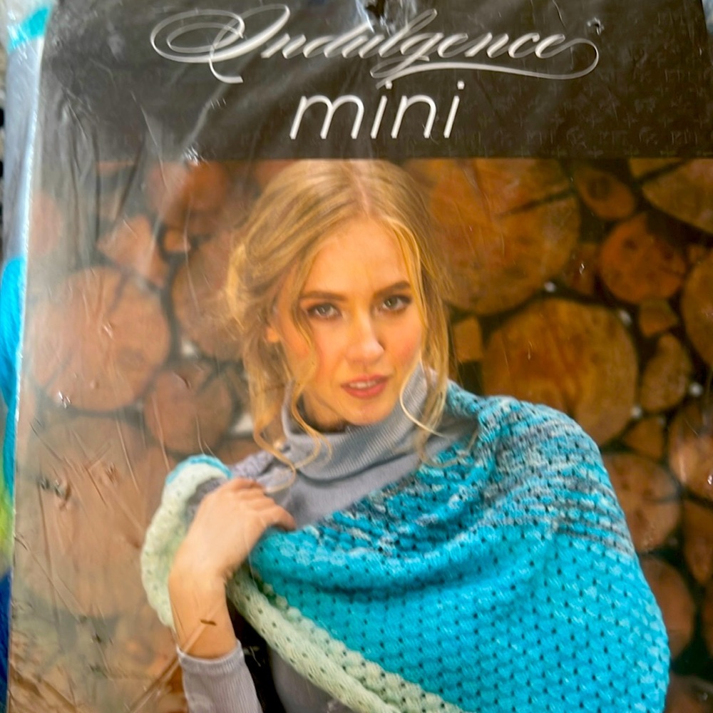 Complete shawl knitting kit
